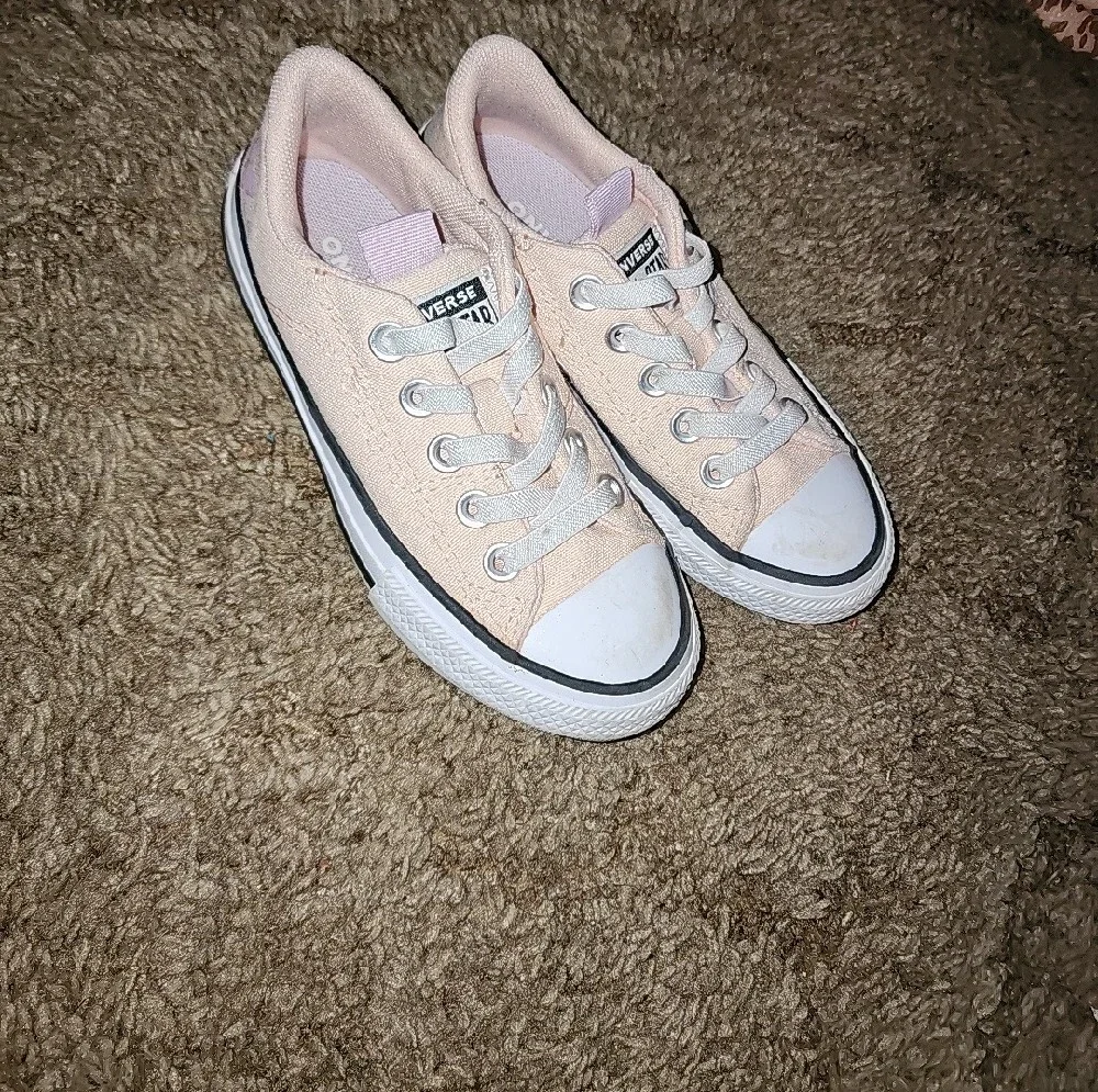 Converse Low Top Canvas Sneakers - Pale Pink